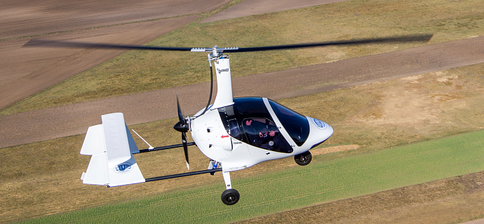 TWO-SEAT GYROCOPTER